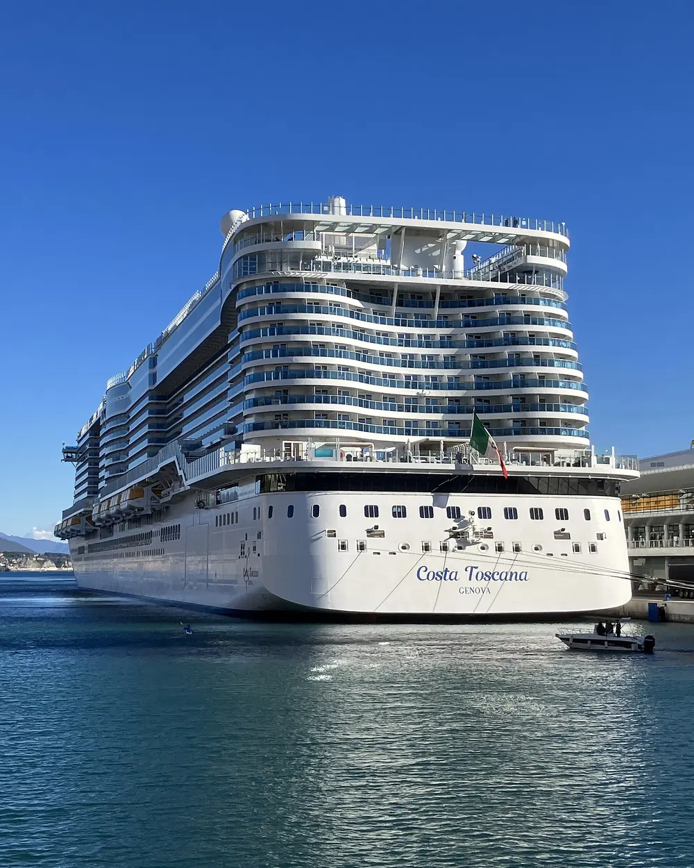 Корма лайнера Costa Toscana